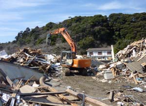 【東日本大震災】瓦礫撤去に林業機械、磐城林業協同組合、ザウルスロボも活躍