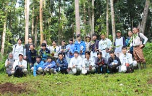 インドネシアで「第18回森林・林業専攻高校生国際研修」を行う