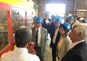 ＣＬＴ議員連盟が福島県内の施設、工場を視察