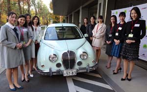 ミス日本ファイナリストが「改質リグニン自動車」見学
