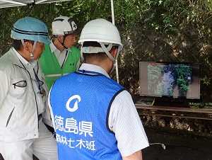 徳島県と四国局がドローンを使い災害時情報収集訓練