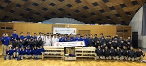 水俣・芦北地域の高校生らが木製ベンチを製作し寄贈
