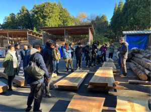 東京チェンソーズが檜原村で「森のヘンテコ素材に出会う旅」行う