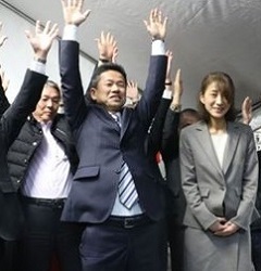 奈良県の吉野町長に７代目「山守」の中井章太氏