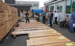 仙台木材市場が記念市開く、売上高は昨年同時期の約７割